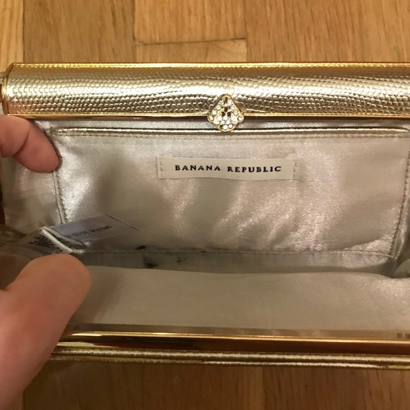 Banana Republic Gold Clutch - Picture 5 of 7